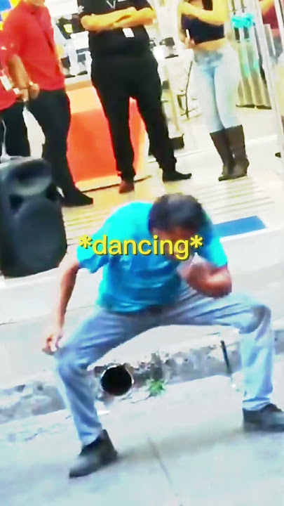 this Homeless guy shocked everyone by performing Billie jean on Street 🤯