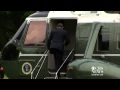 Obama forgets to salute while boarding Marine One