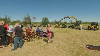 Sherping redneck wedding - behold the amazing bride & groom