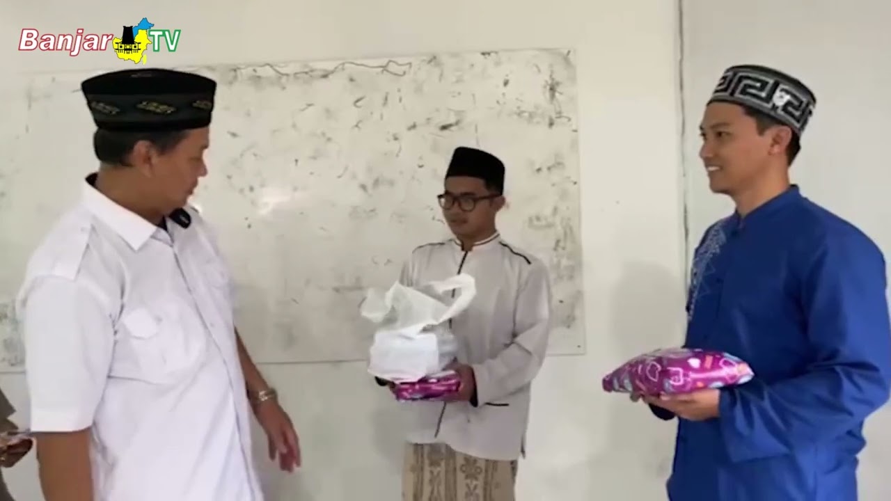 ANGGOTA DPRD PROV KALTENG LAKUKAN BAKTI SOSIAL