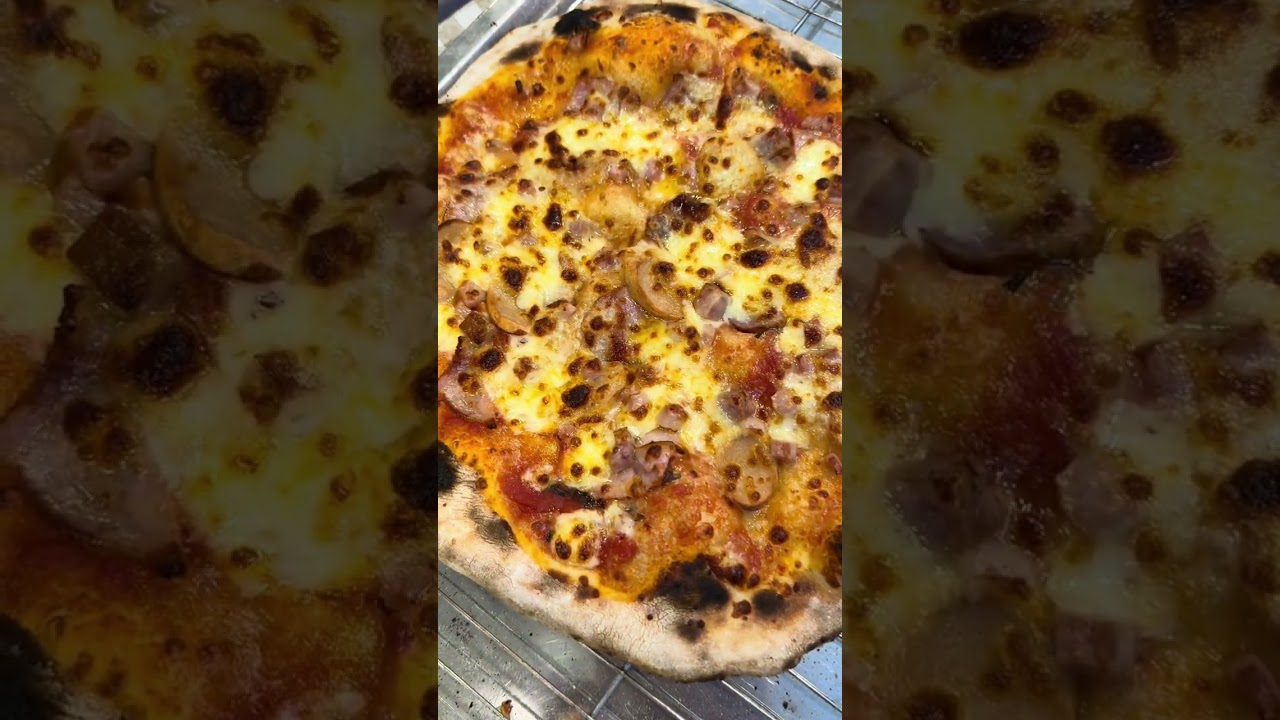 #พิซซ่า #pizza #อร่อย #Original #Napoli 🍕🔥Authentic Neapolitan-style pizza you don’t find easily!