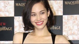 水原希子「上品さはキーポイント」理想の“レディー”を語る「マキアージュ」新商品発表会(2)