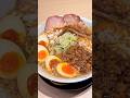 背脂どっさりの特製ラーメン!窯焼き&煮豚チャーシューをのせた一杯【セアブラーメン 東中八】