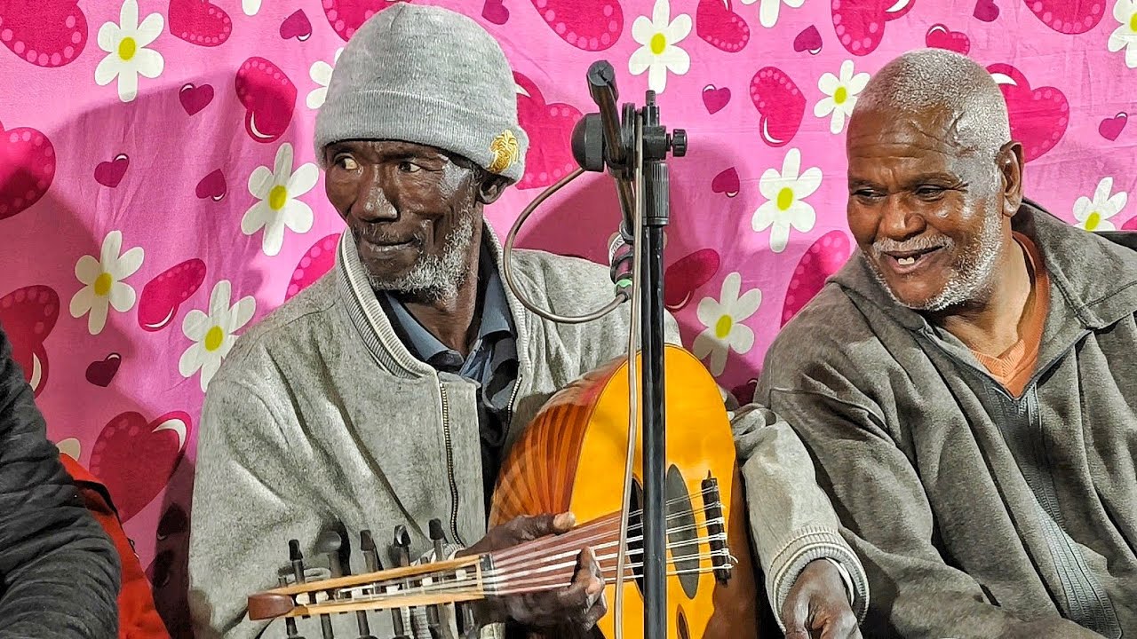 المـدرسة والفنـان الكبير #صـالح_دڨدوڨة😍 /  هـايض ليا جوى لحراري 🙏أروع جلسة موسيقية مع الكبار