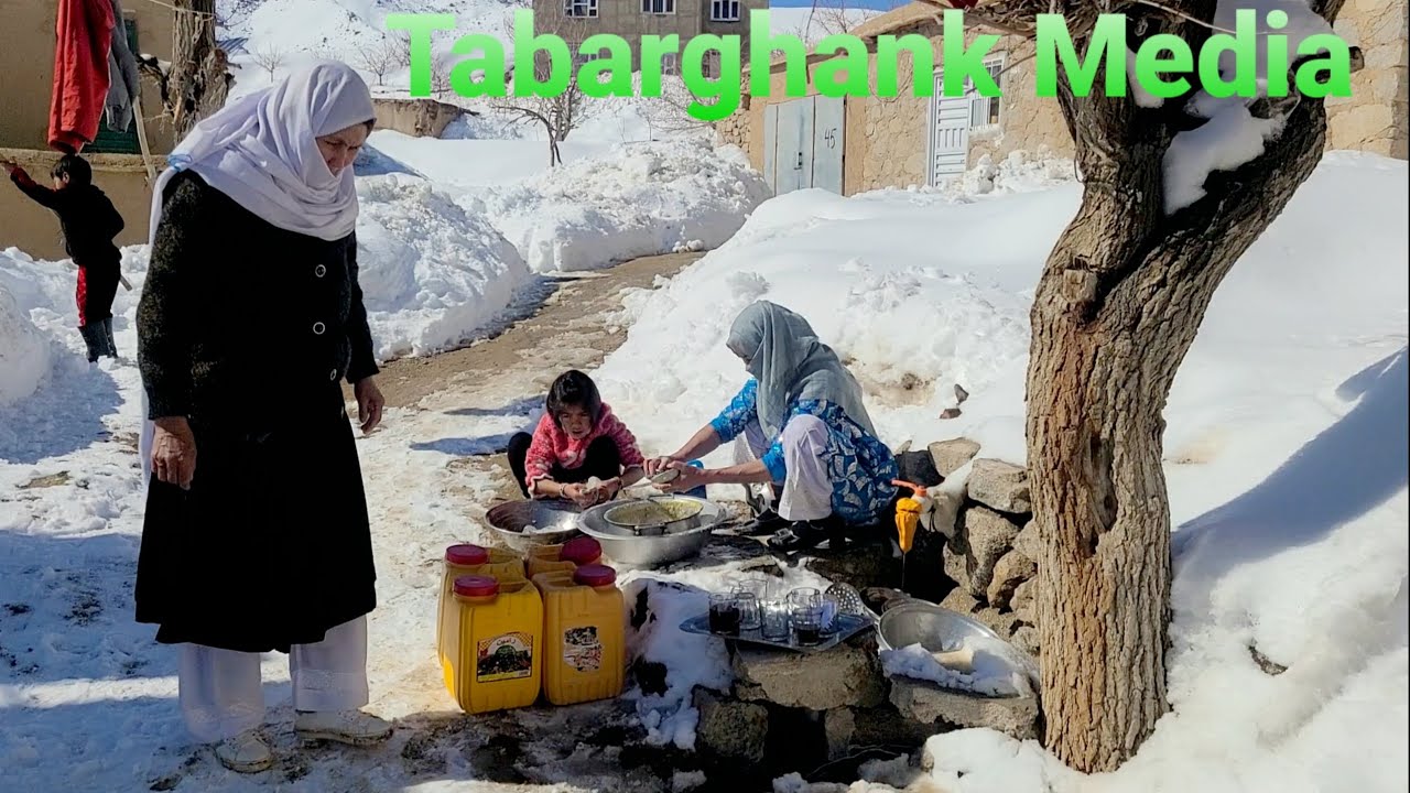 #کارهای روز مره .آرزو جان هم کمک کرد با مادر خود.