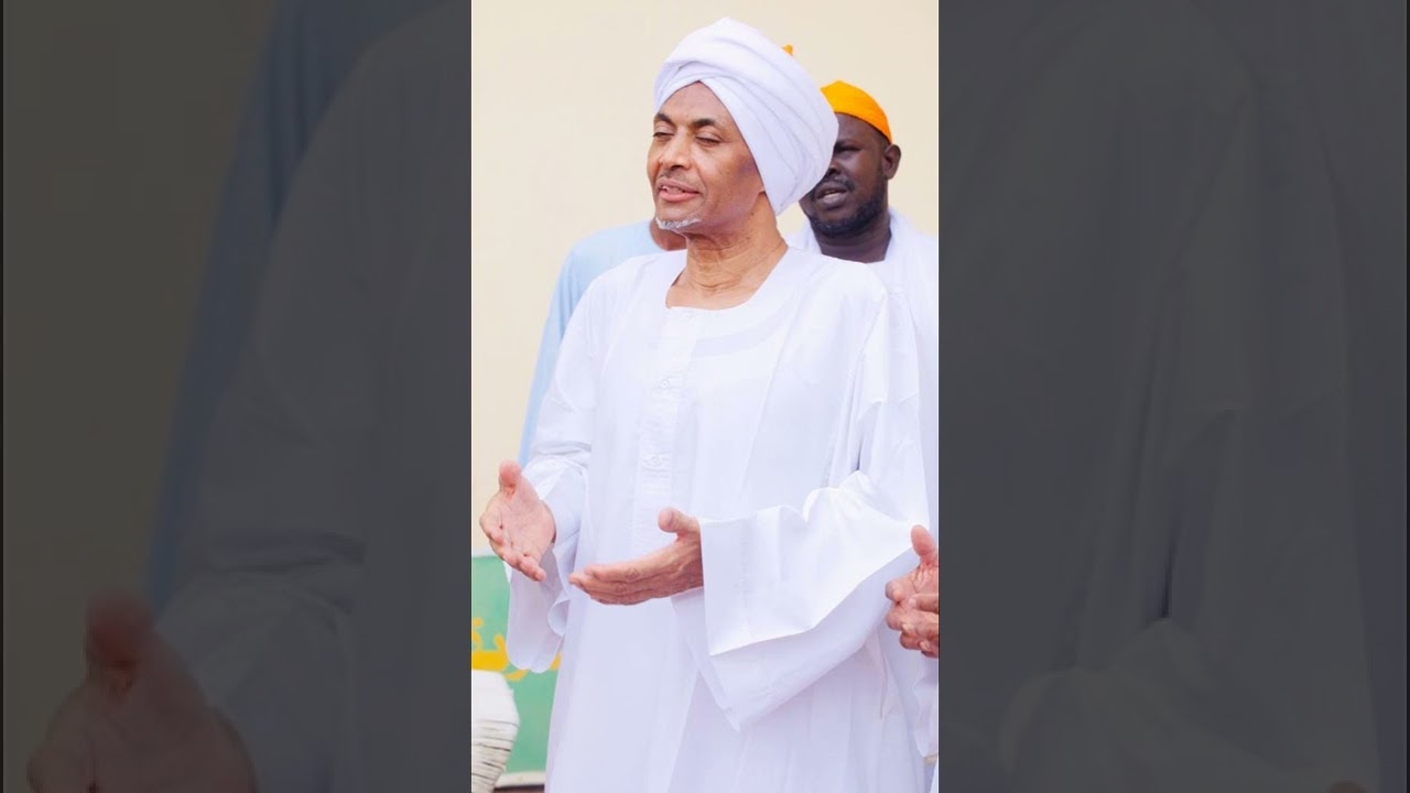 غصن بان فوقه البدر بدا \ فى كل حين لنا فى المصطفى املٌ  . سماعيات