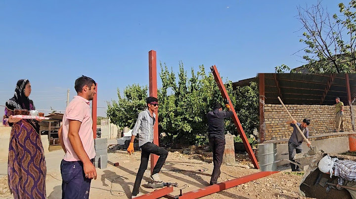 Rural life . Babak's family and the preparations for the birth of Narcissus in the hospital