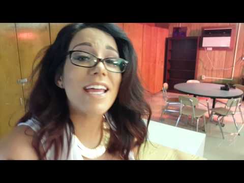 La Chica Del Burro Esta De Regreso!
