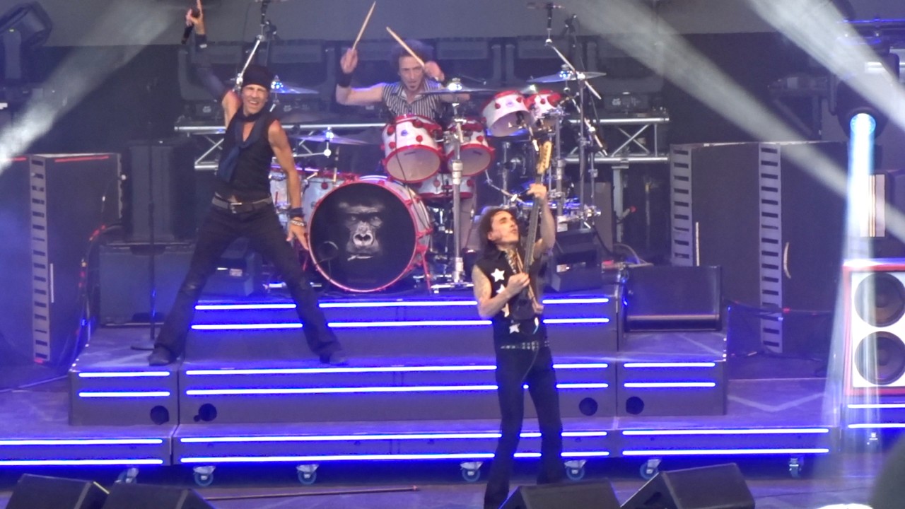 EXTREME – Play With Me (Live) Mystic Lake Amphitheater – Shakopee, Minnesota 21 August 2026 EXTREME – Play With Me (Live) Mystic Lake Amphitheater – Shakopee, Minnesota 21 August 2026