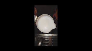 طريقة تبخير الحليب باستخدام آله الاسبريسو How to steam milk