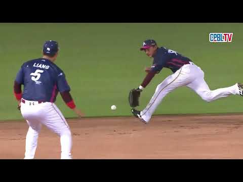 06/02 富邦 VS 樂天 四局上，姚冠瑋安打形成滿壘，同時也是富邦隊史第31000安，但最終仍未能攻下分數