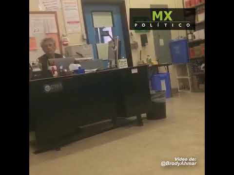 “Te van a correr de mi país”, dice maestra a estudiante latino en EU - YouTube