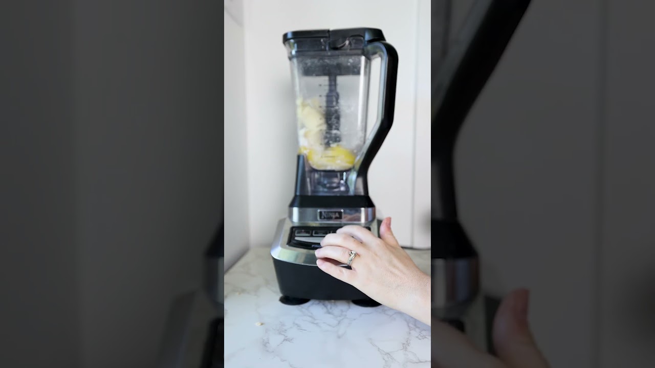 These 3 ingredient banana waffles are my current obsession  