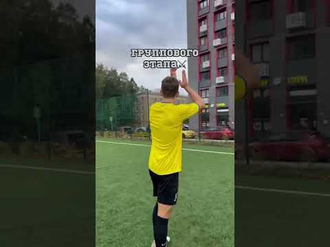 Мяч разбил футболисту голову