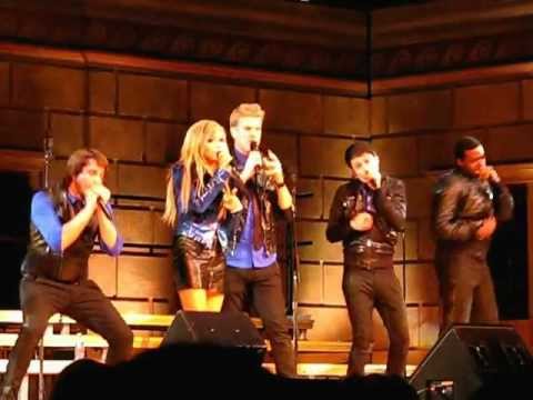 Pentatonix (+) Telephone