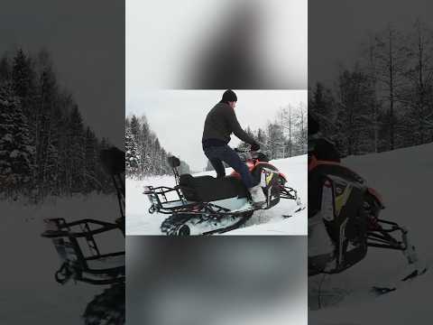 Видео: Снегоход или мотобуксировщик с лыжным модулем? Подъем на горку