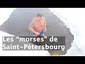Les "morses" de Saint-Pétersbourg: baignade dans l'eau glacée en Russie