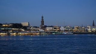 Hamburg, Germany: Hafen (Harbor), Landungsbrücken, Nachtanbruch (Nightfall) - 4K Video Photo(Video Image 4K Channels: http://www.videoimage4k.com Videobilder Channels: http://www.videobilder.eu Recording date: 02-2016 Notes: Video Photos are ..., 2016-03-06T14:21:09.000Z)