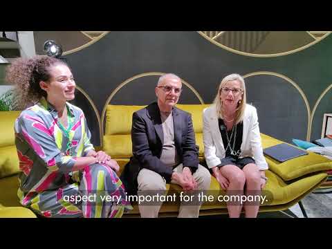 Видео: Cool прозрачен стол от Рон Арад