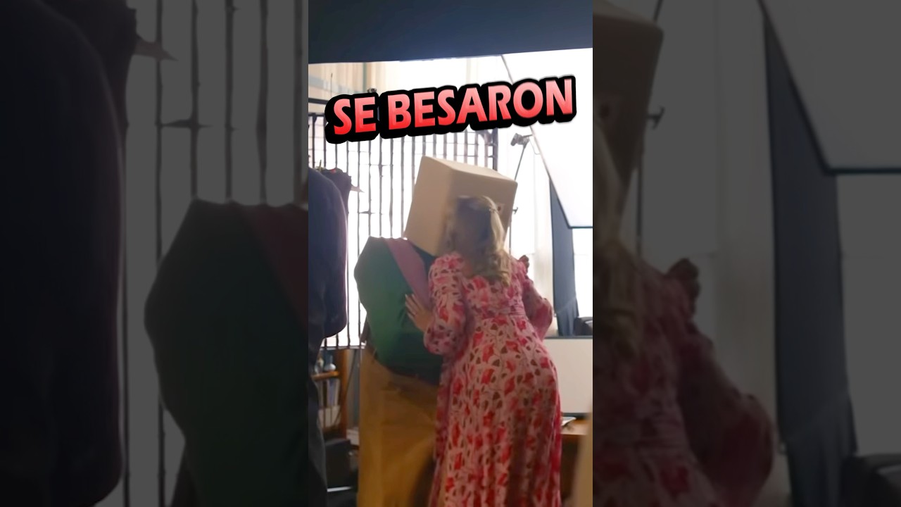 ¡SE BESARON! 🫢 Descuido Marlene y Aldeano de la Película de #Minecraft