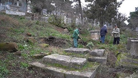 В Дербенте проводится работа по очистке кладбищ