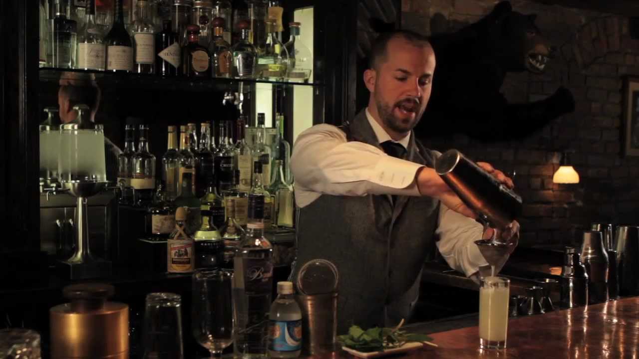 How to Strain a Mojito (Fine Straining) - Speakeasy Cocktails