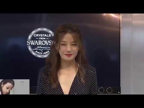 赵薇“女儿”近照 网友：颜值堪比一线女星