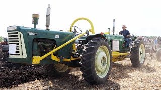 Oliver 880 Tandem Tractor Plowing