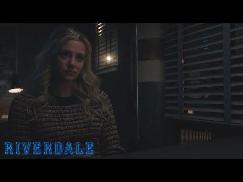Vídeo: Onde está a Polly em Riverdale?