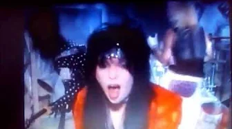 Mötley Crüe: Use It Or Lose It + lyrics Mötley Crüe: Use It Or Lose It + lyrics
