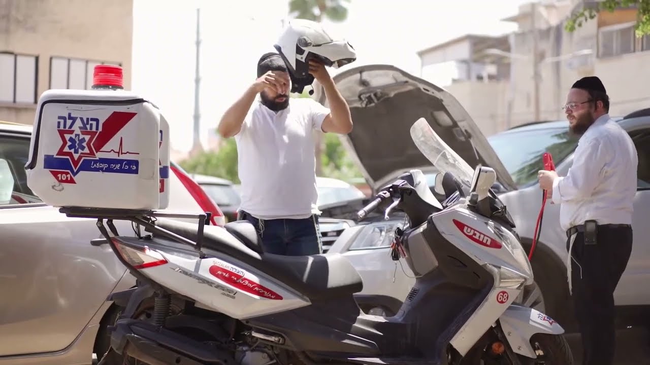 באמצע הלילה: מתנדב עם אופנוע הצלה הציל חיים של אדם שקיבל דום לב