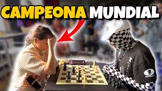 Me ENFRENTO a la CAMPEONA DEL MUNDO de Ajedrez