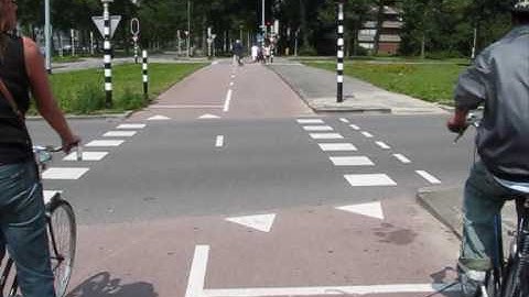Cycling and big intersections in the Netherlands