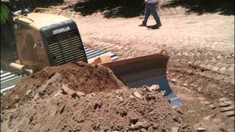HEOMSTEWART   Bulldozer Skills "Cutting a Hill"