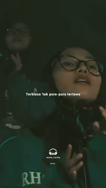 Tak perlu khawatir ku hanya terluka, terbiasa tuk pura pura tertawa