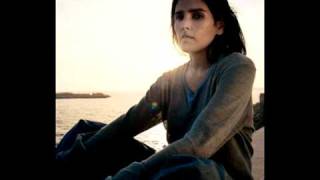 Watch Tanita Tikaram He Likes The Sun video