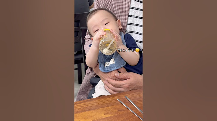 졸려.. 😴 맘마 먹고 업혀서 자는데 혀 무슨일이세요..? #8개월아기