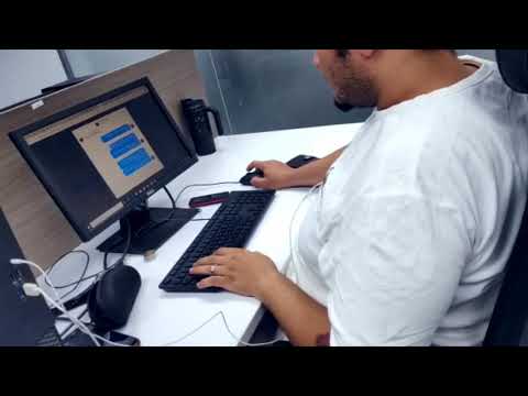 أما يكون مديرك في الشغل واما يكون اجازة