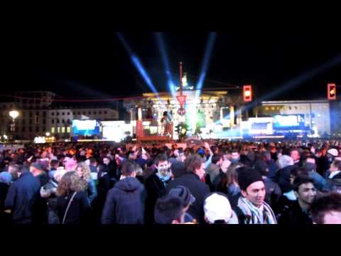 ベルリン☆ドイツ　カウントダウン&amp;HAPPY NEW year　ブランデブルク門　Berlin New Year party  Brandenburger  Gate