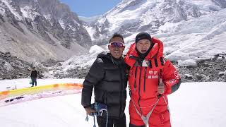 Muzi flies from the South Col, Everest
