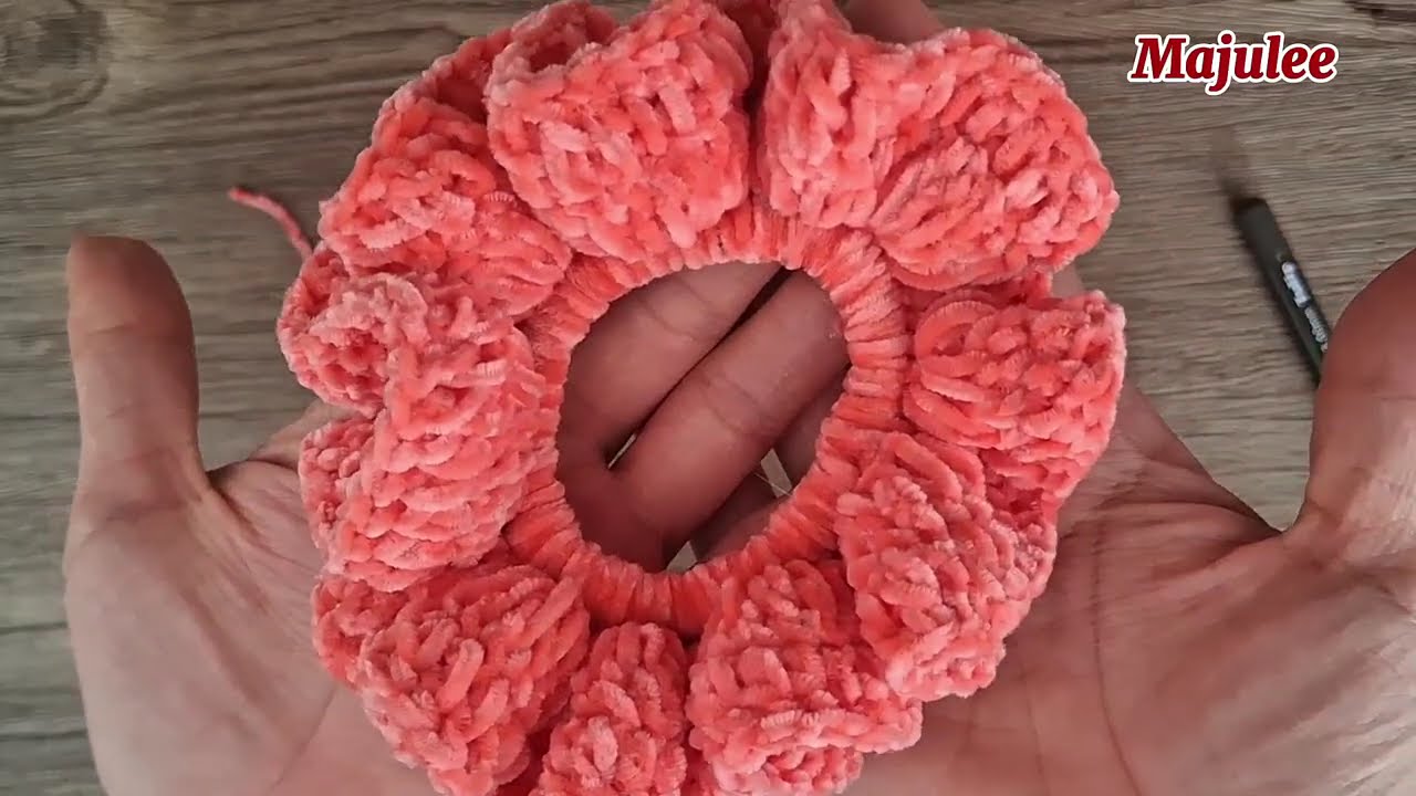 Crochet scrunchie with velvet yarn | Easy for beginner