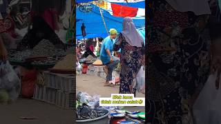 Ada Lawan Kahshrots meme