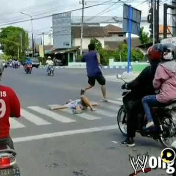 SmackDown di arena ❌❌❌ SmackDown di jalan raya 💯💯💯