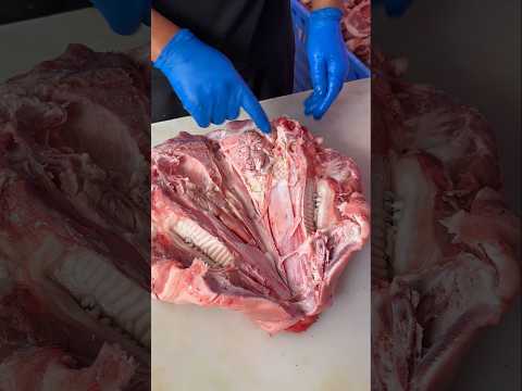 “This Is How Butchers Collect This Part of the Pig 👀
