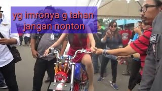 Viral!! Wanita sexi naik RX king.