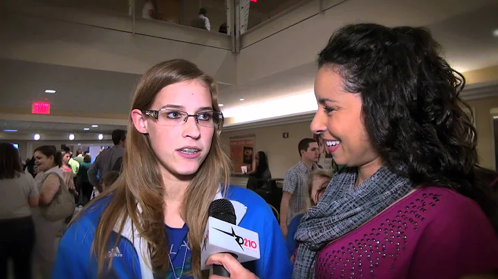 D210's Adrienne Riley Gets Fan Reaction During Bob...