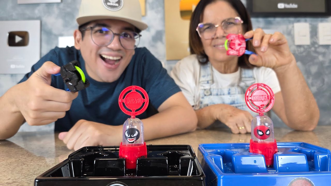 SUPER BATALHA AQUÁTICA DO HOMEM ARANHA!