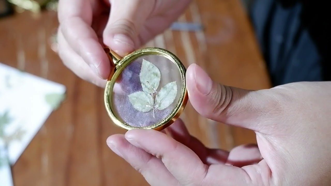 different pressed flower pandent idea using glass and brass in stead of resin for agirlnickel