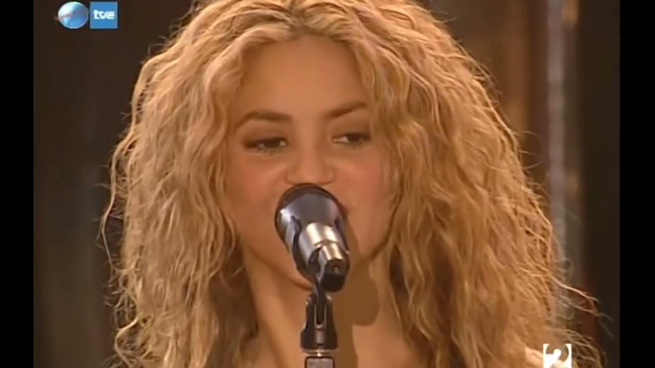 El Jefe Shakira ft. Fuerza Regida live - YouTube