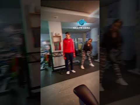 يحصل كل ما بنت قررت تتمرن       نادي صبايا شباب مزح